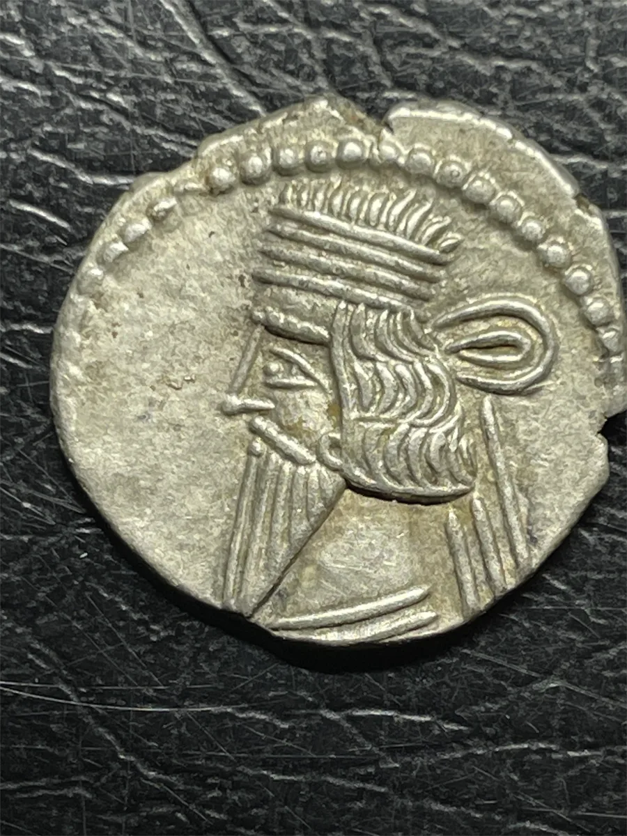 Parthian Empire: Mithradates IV - Ecbatana mint: - AR Drachm: 3.3 grams 20mm