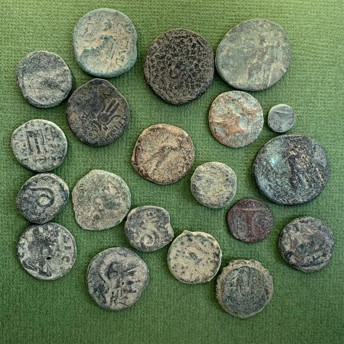 Lot of 20 greek bronze coins