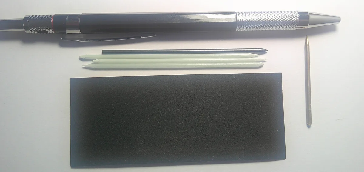 Conservator Le Crayon A Gratter Precision Pencil - FULL Set -1 Pencils, 7 Tips and small piece sand paper to sharpen fiberglass tips.