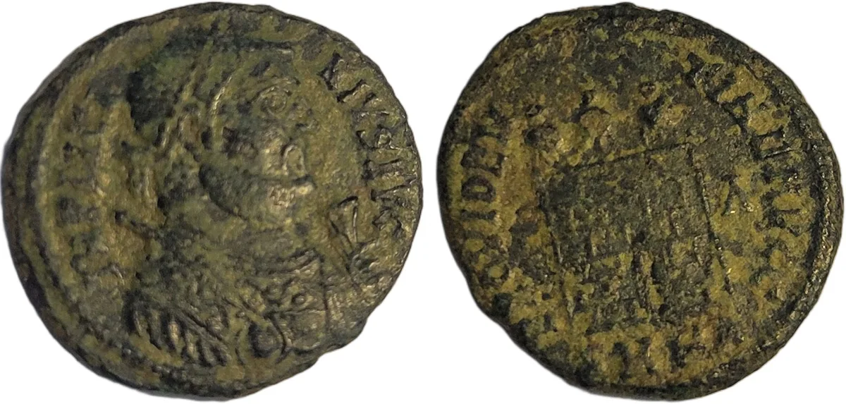 Licinius I Camp Gate AE4