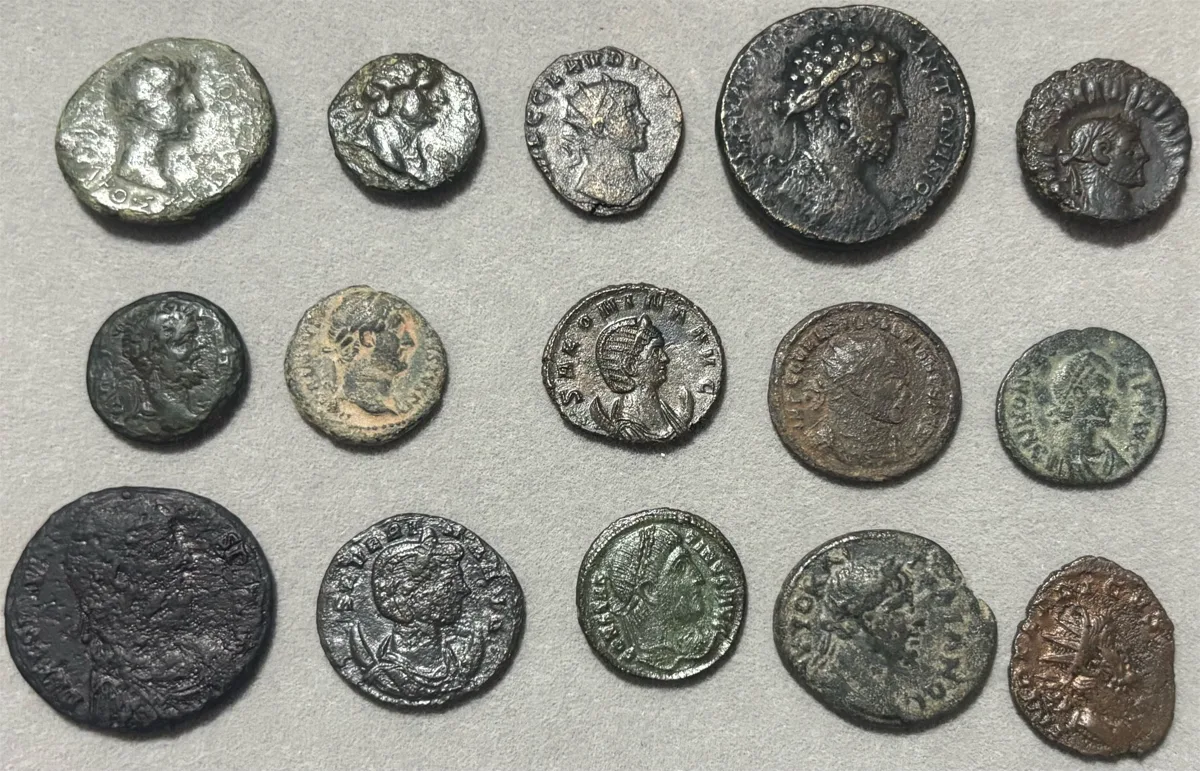Lot of 15 Roman bronze - 13 emperors & 2 empresses - Rare Commodus etc.