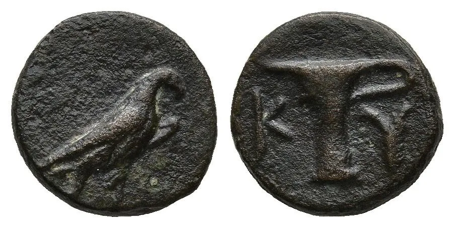 AEOLIS. Kyme. (Circa 320-250 BC). AE Bronze (10,4mm 0,9g). Eagle standing right