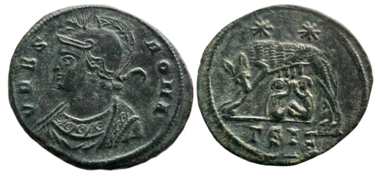 City Commemorative - VRBS ROMA , Follis.