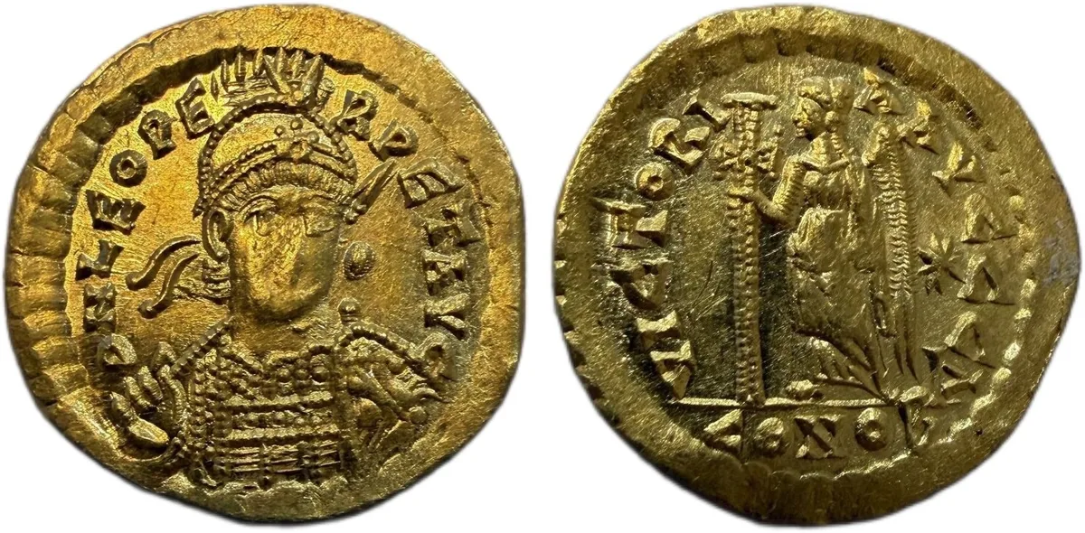 LEO I (457-474). GOLD Solidus. Constantinople.