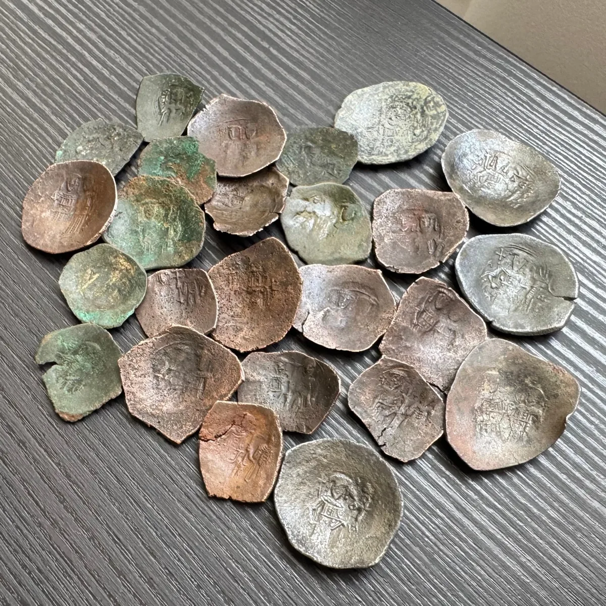 Lot of 25 Trachies (#995)