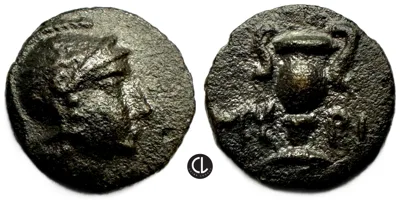 Aeolis, Myrina, AE Circa 4th-3rd centuries BC, Helmeted Athena / Amphora - RR