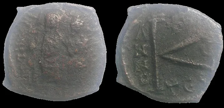 Byzantine: Justin II and Sophia (565-578AD) (Struck 570–571 AD) AE 20mm 6gm half follis, Thessalonica mint