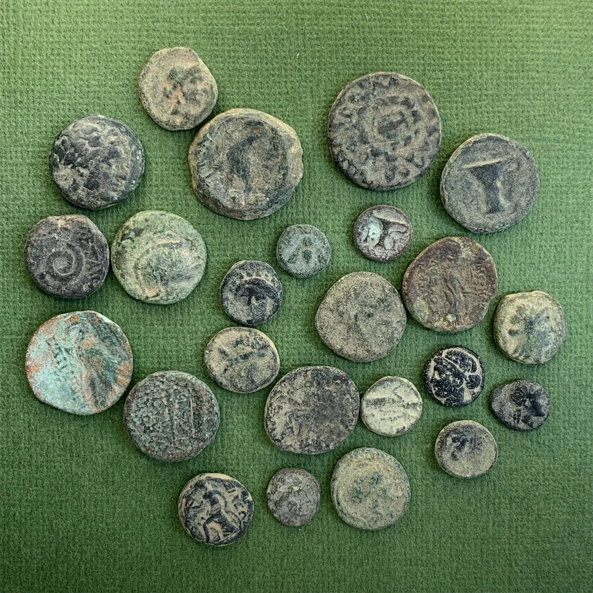 Lot of 24 greek bronze coins