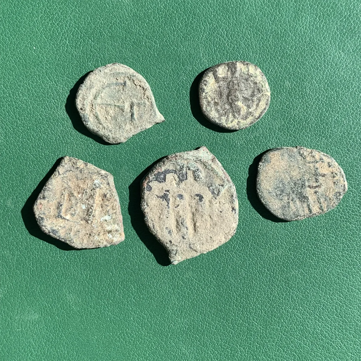 Lot of 5 byzantine bronze coins