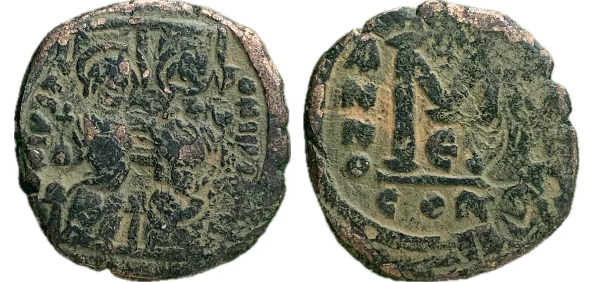 Justin II - Follis - Constantinople - SB 360