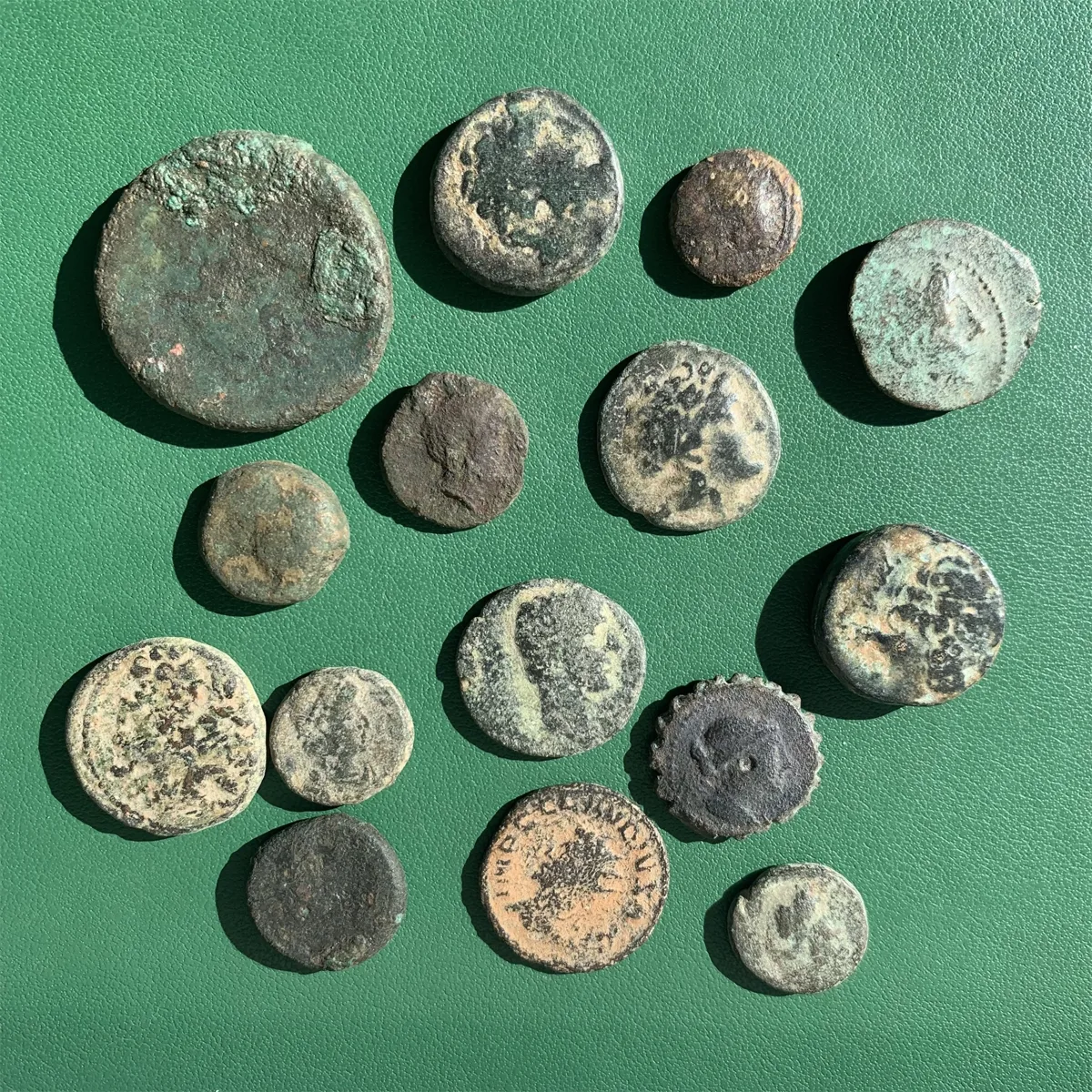 Lot of 15 bronze coins