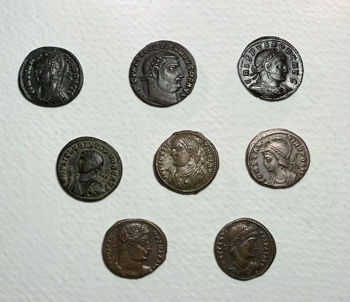 Lot of 8 4th century follis