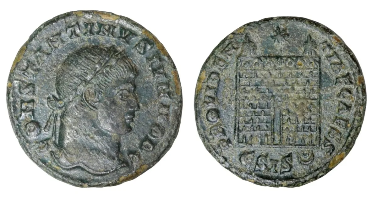 "Constantine II AE3, Siscia, PROVIDENTIAE AVGG campgate, ASIS crescent, RIC 214", AE follis