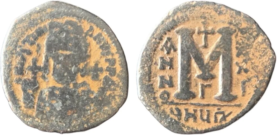 Justinian I (527–565) – AE Follis