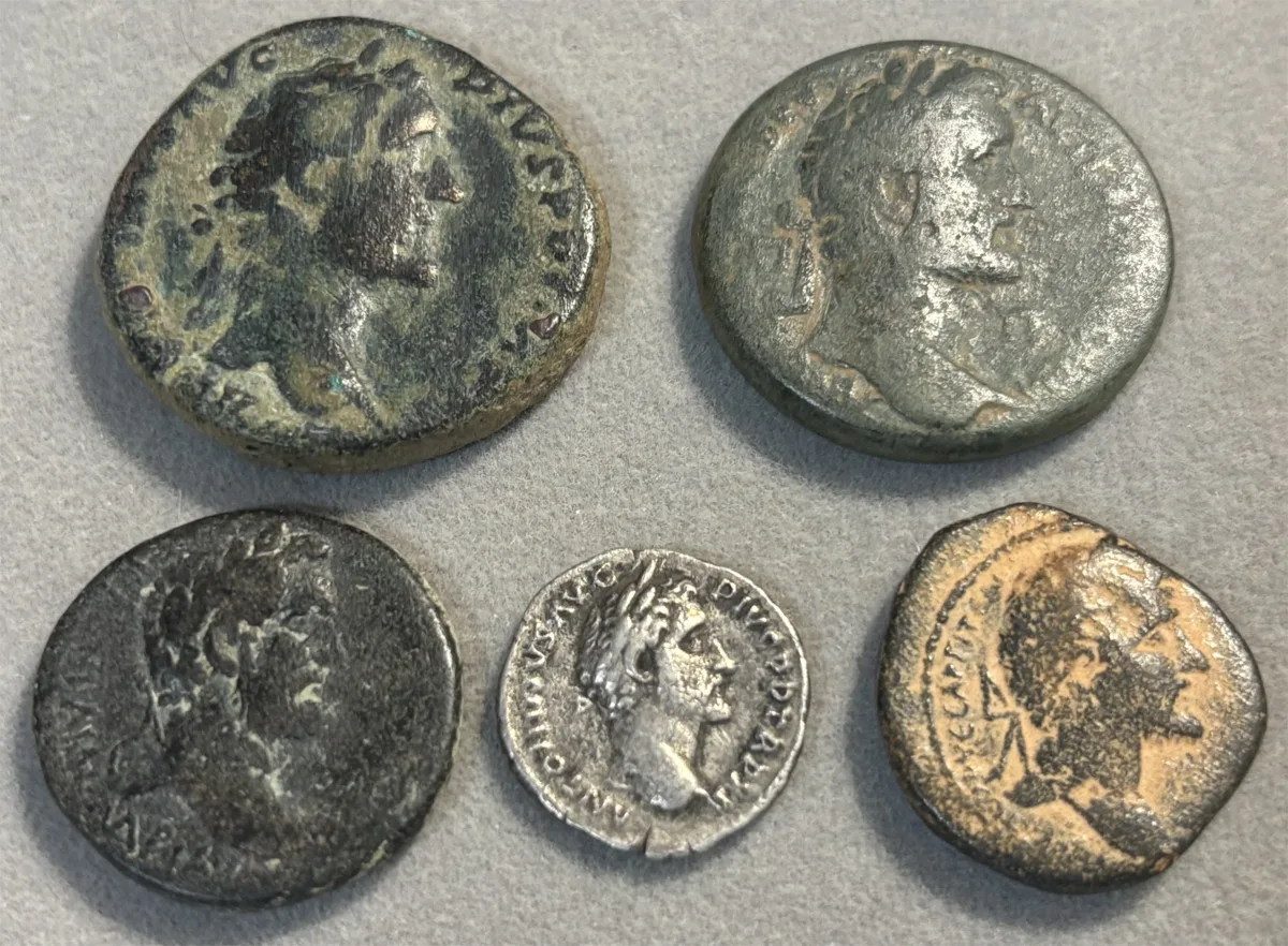Lot of 5 Antoninus Pius