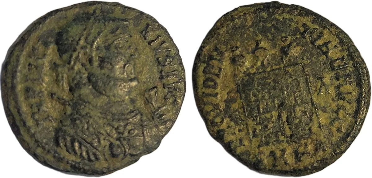 Licinius I Camp Gate AE4