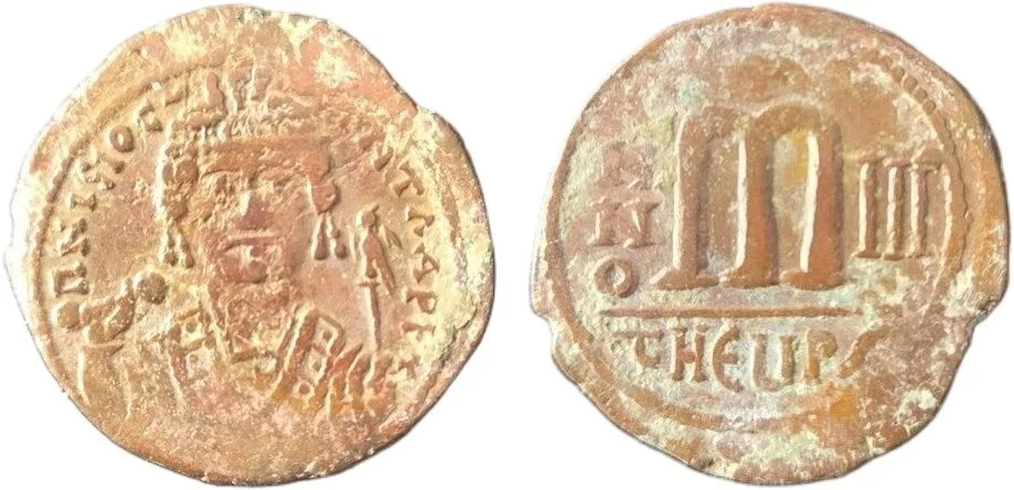 Maurice Tiberius (582–602 AD) AE Follis