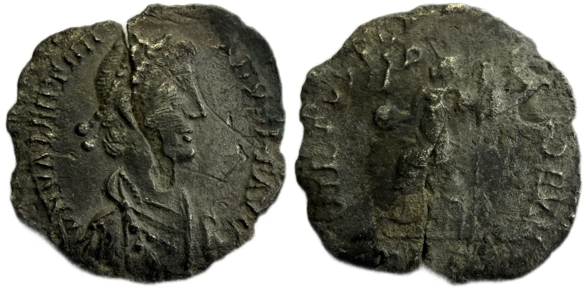 Valentinian II Siliqua