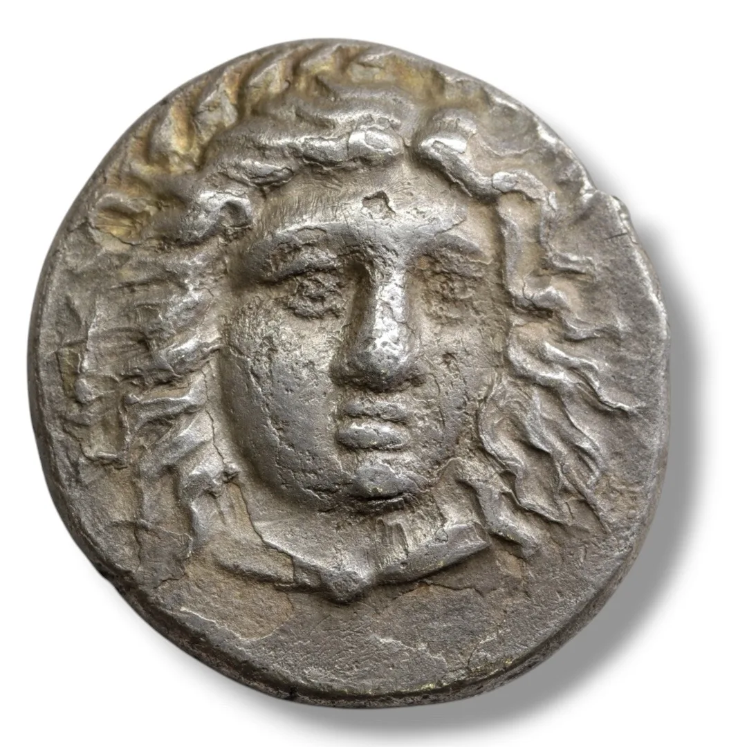 341-335 BC Caria Satraps AR Didrachm 6.7g – Helios / Zeus Labraundos – Magistrate IMSAYPOY – Pixodaros
