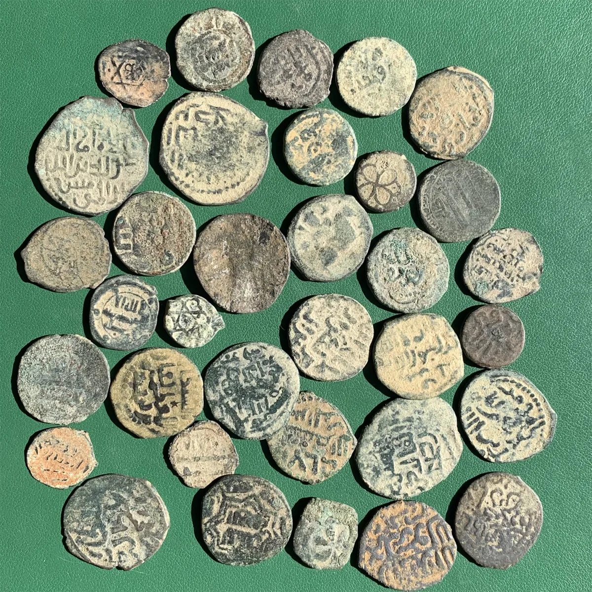 Lot of 34 islamic bronze coins