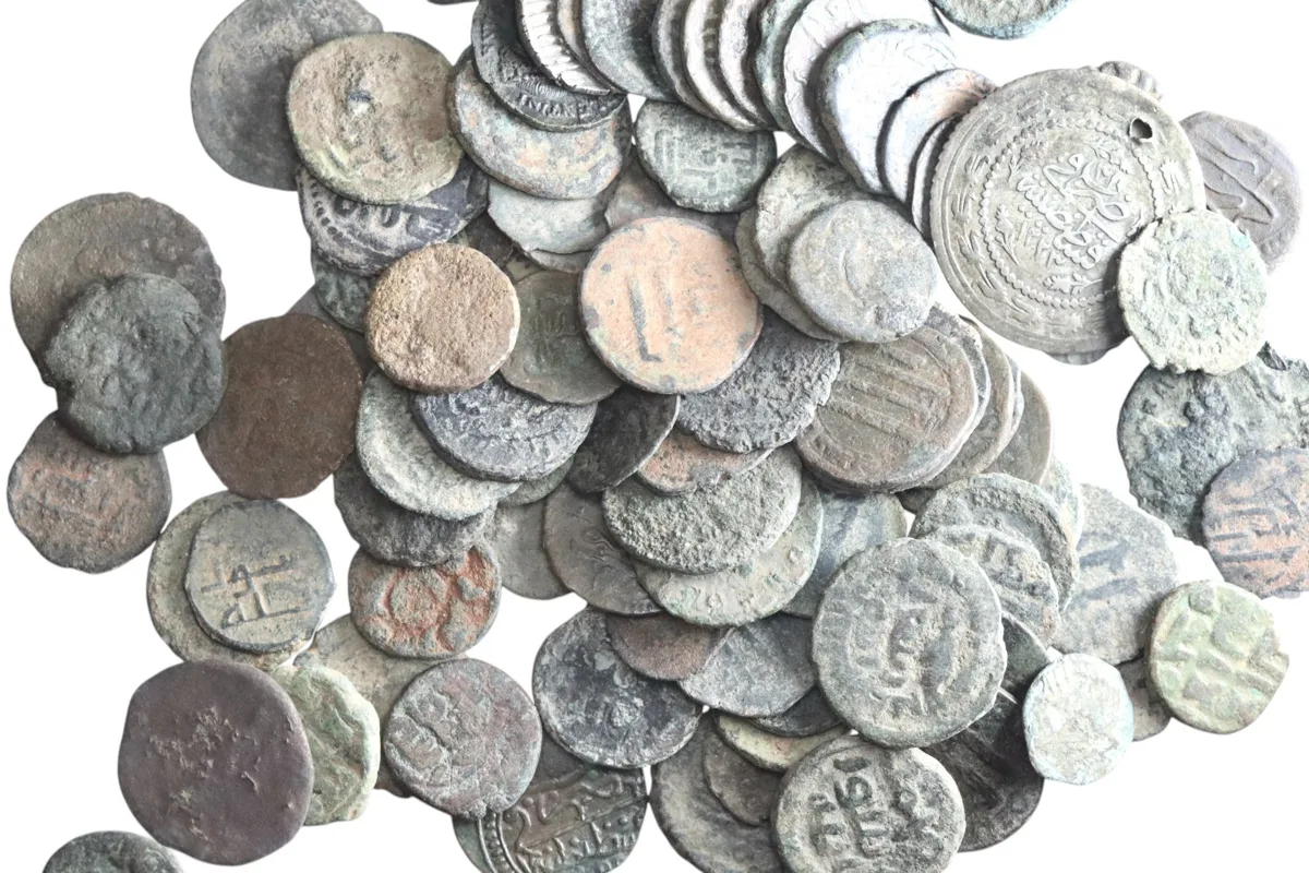 ANCIENT AND ISLAMIC: Lot of 100 bronze coins