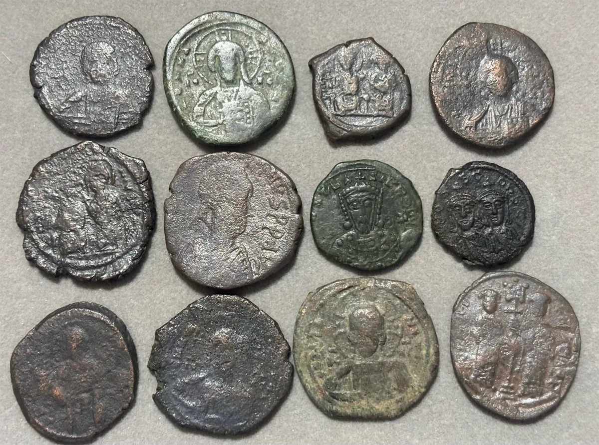 Lot of 12 Byzantine coins