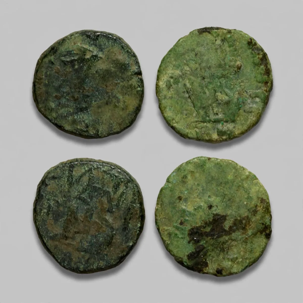 Valentinian III, AD 425-455. Lot of 2 AE4 nummi, VICTORIA AVGGG type